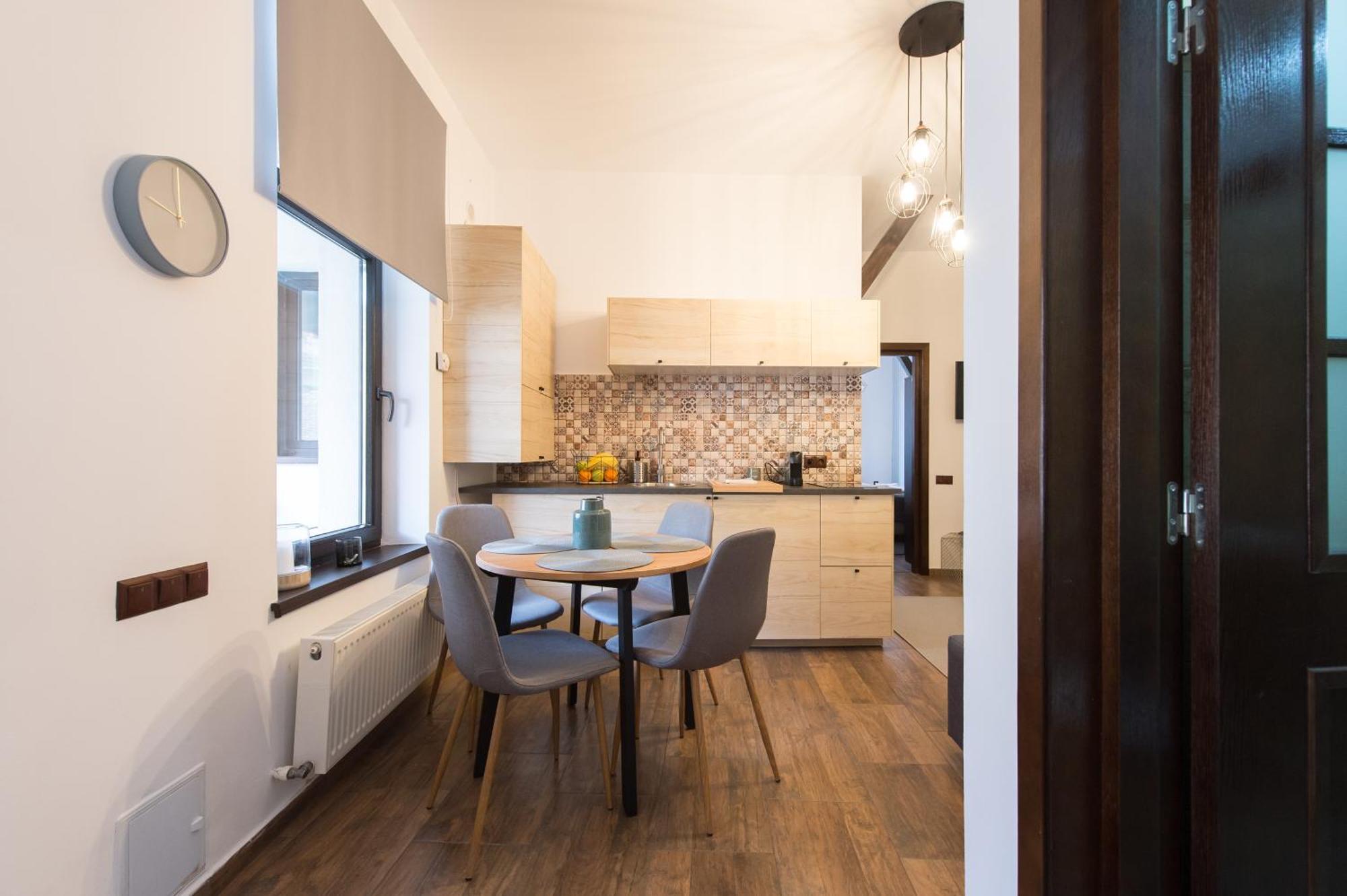 Lovely Brasov Flat With Patio And Mountain Views Exterior foto